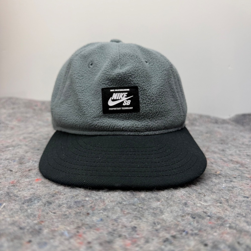 Nike SB Proprietary Technology 5 Panel Fleece Dri-Fit Gray Black Cap One Size